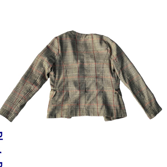 Black, white, and red print blazer size Small - Picture 3 of 5